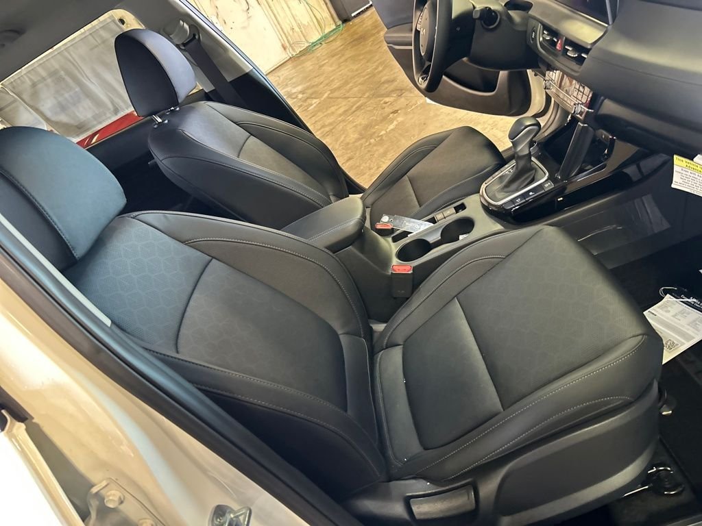 Used 2024 White Kia SX image 37