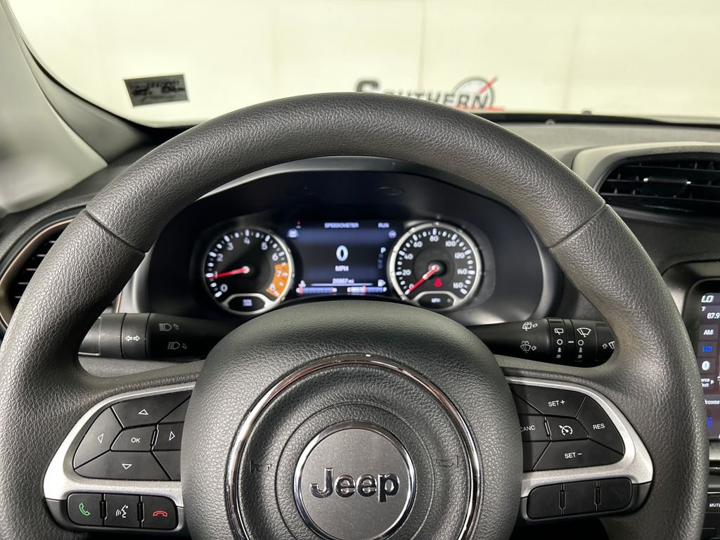 Used 2023 Black Jeep Latitude image 13