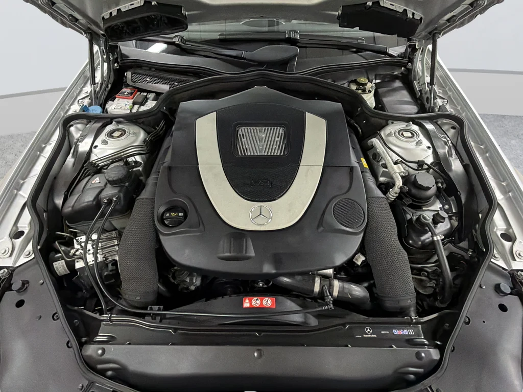 Used 2009 Silver Mercedes-Benz SL 550 image 45