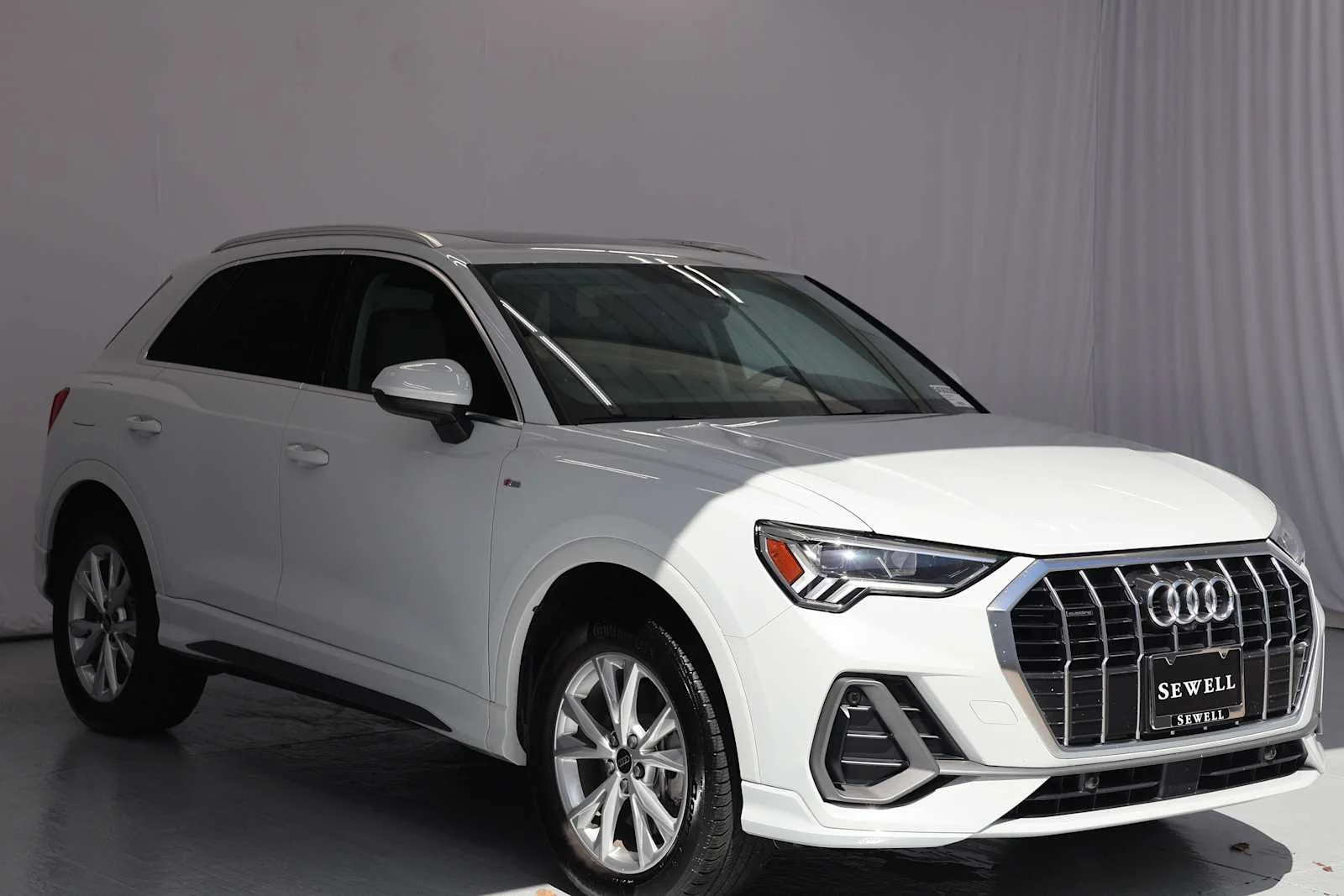 Used 2025 GLACIER WHITE Audi S line Premium Plus image 3