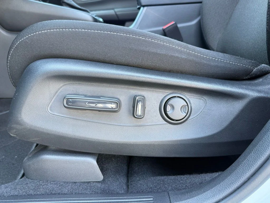Used 2024 White Honda EX image 25