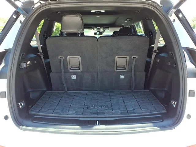 Used 2025 White Jeep Limited image 8