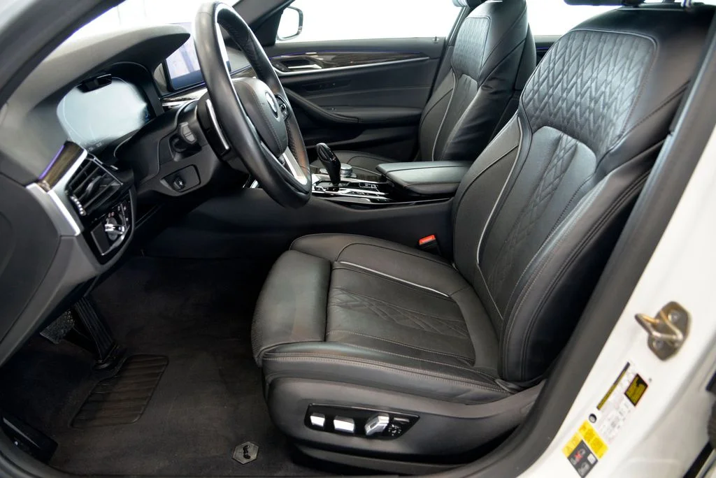 Used 2021 White BMW 530e iPerformance image 15