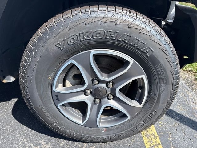 Used 2022 White Jeep Unlimited Sport S image 29
