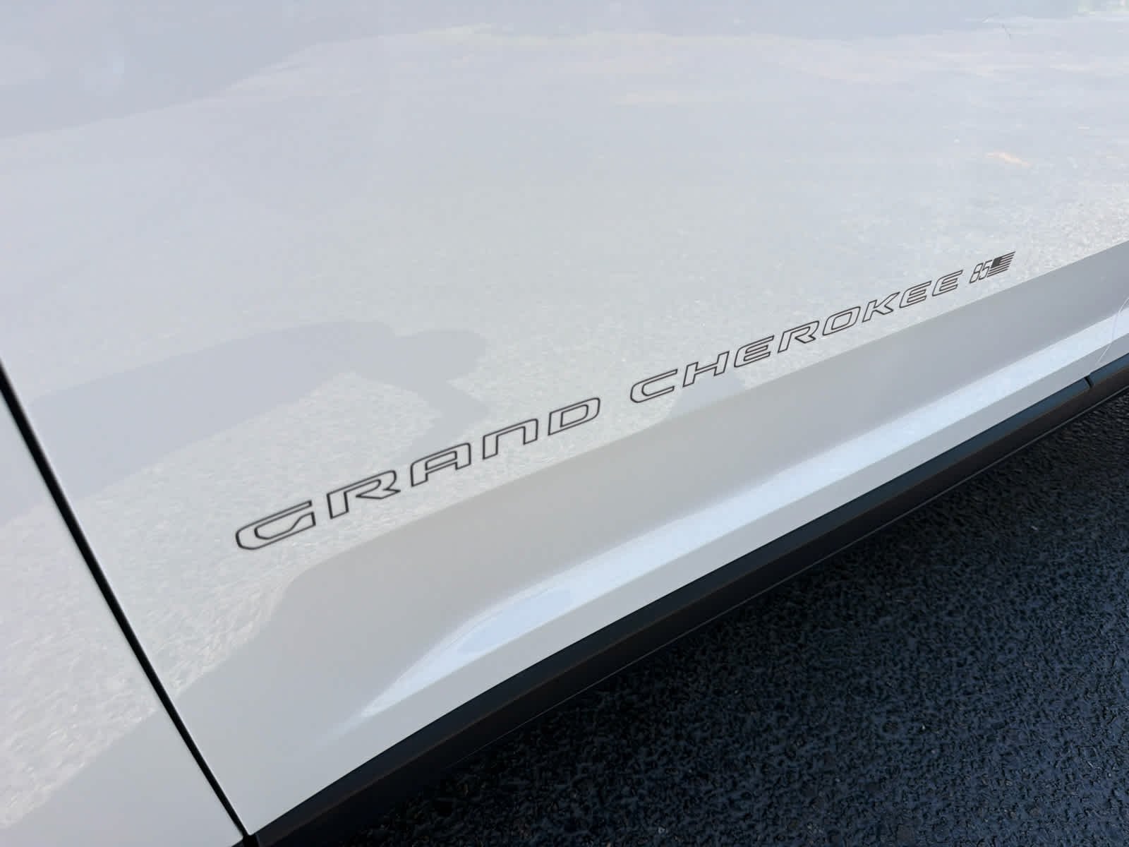 New 2026 Bright White Clear-Coat Exterior Paint Jeep 85th Anniversary Edition image 9
