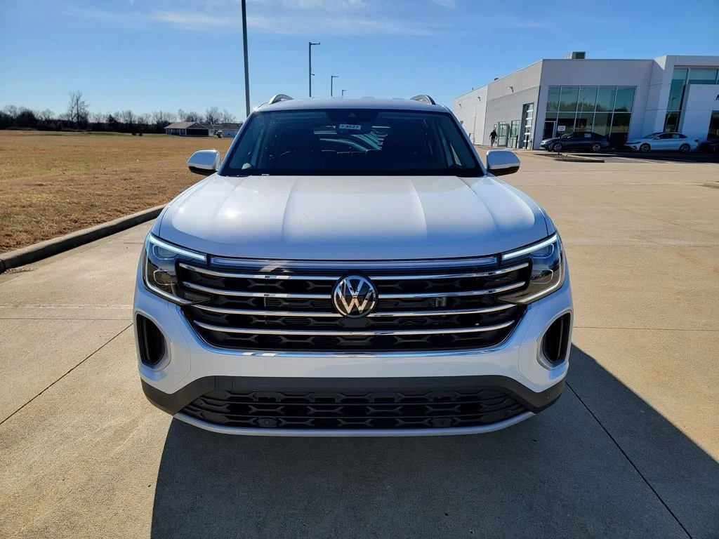 New 2026 White Volkswagen 2.0T SE w/Technology image 10