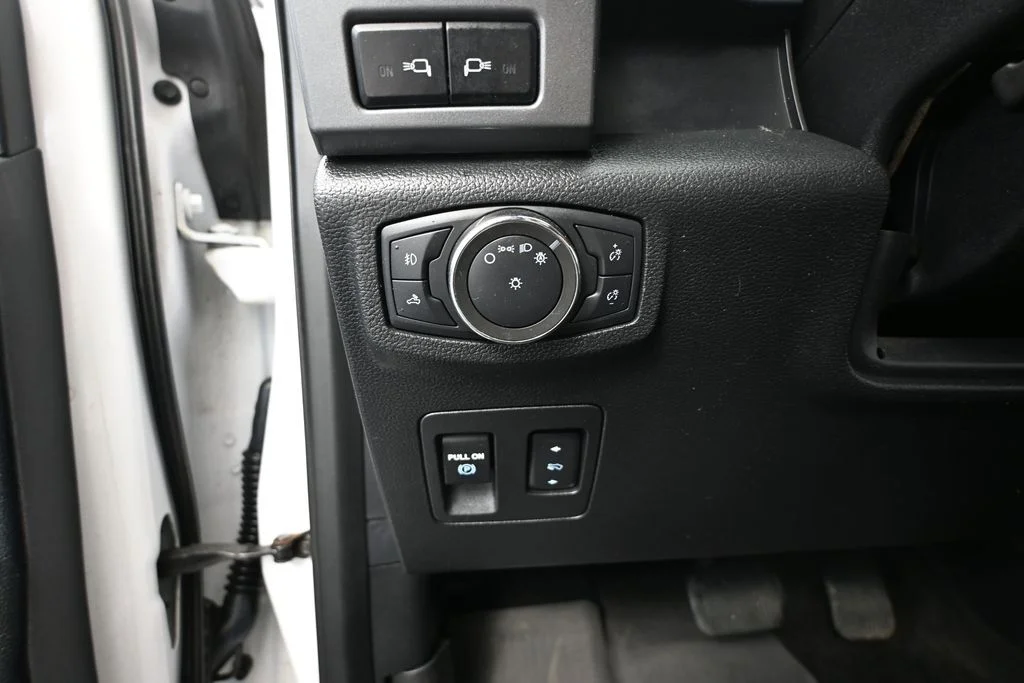 Used 2020 White Ford XLT image 33