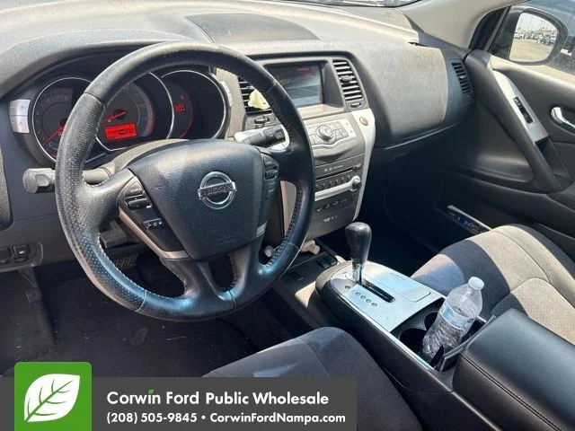 Used 2009 Silver Nissan SL image 11