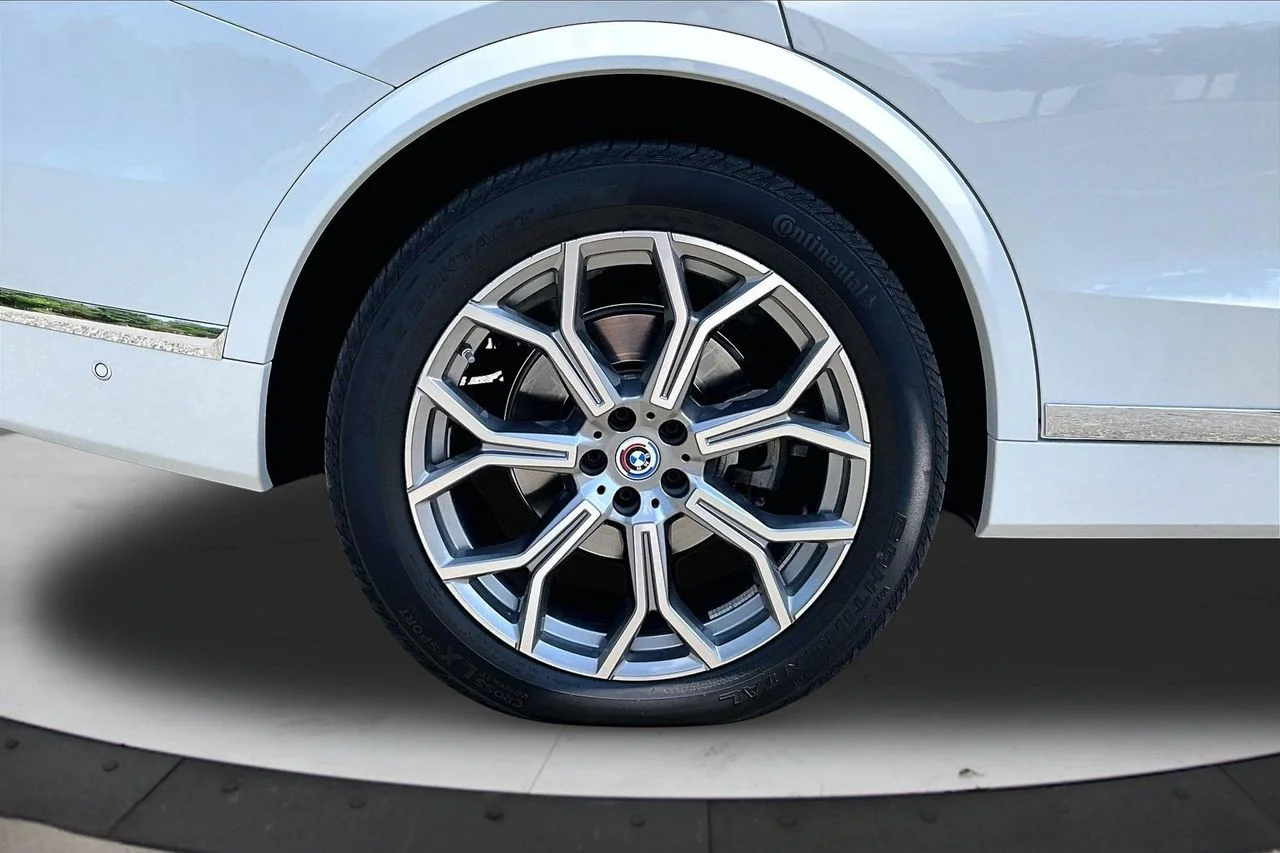 Certified Used 2023 White BMW xDrive40i image 36