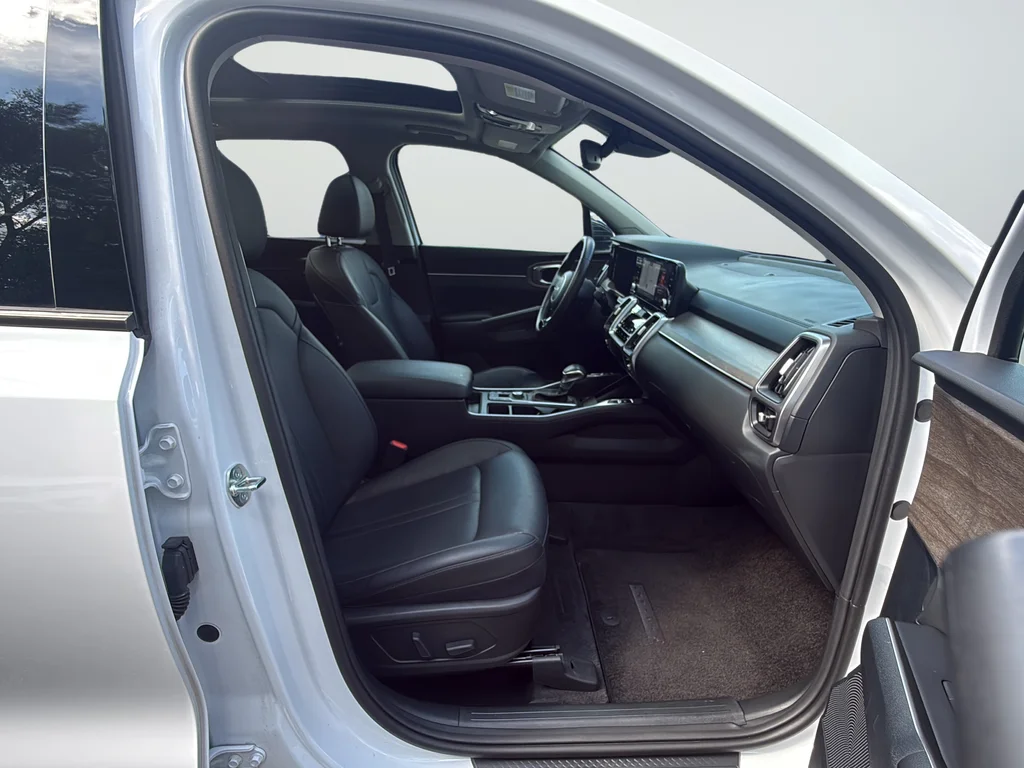 Used 2023 White Kia X-Line EX image 26