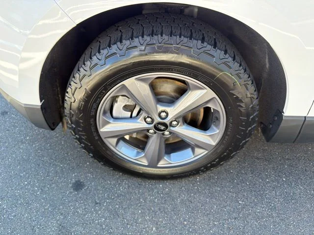 Used 2022 White Ford SEL image 32