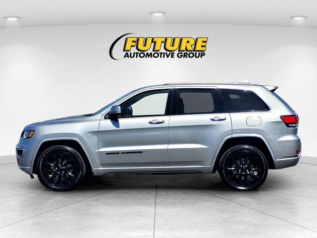 Used 2019 Silver Jeep Altitude image 7