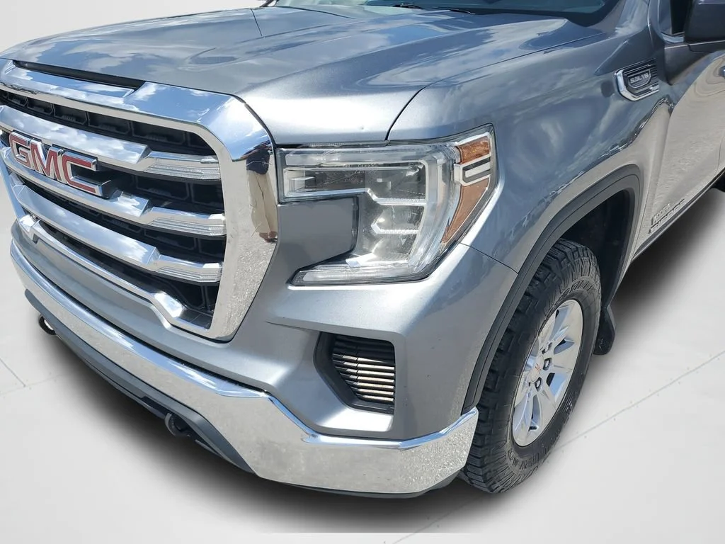 Used 2019 Gray GMC SLE image 25