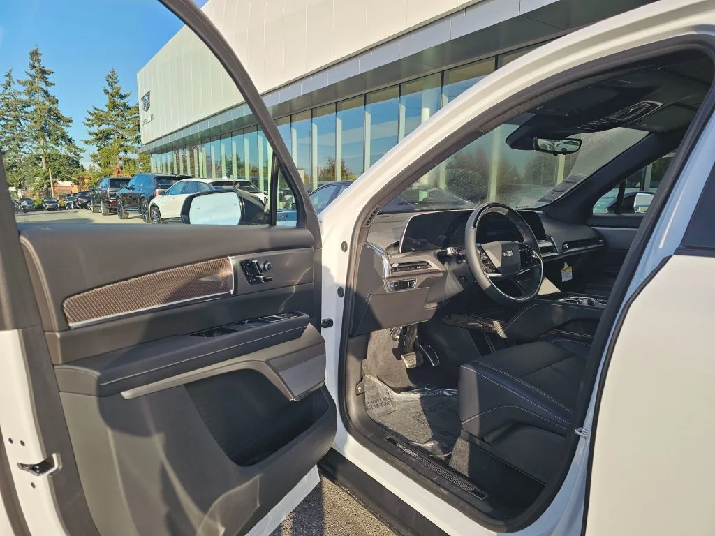 2027 Cadillac VISTIQ Sport - Photo 22