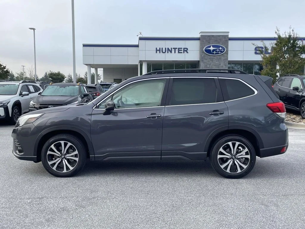 Used 2023 Magnetite Gray Metallic Subaru Limited image 27