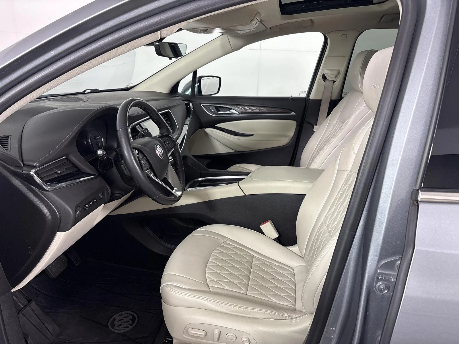 Used 2023 Moonstone Gray Metallic Buick Avenir image 5
