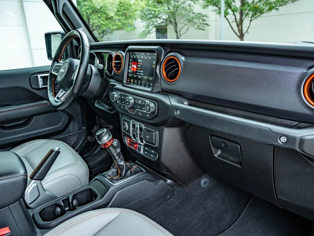 Used 2021 Black Clearcoat Jeep Mojave image 34