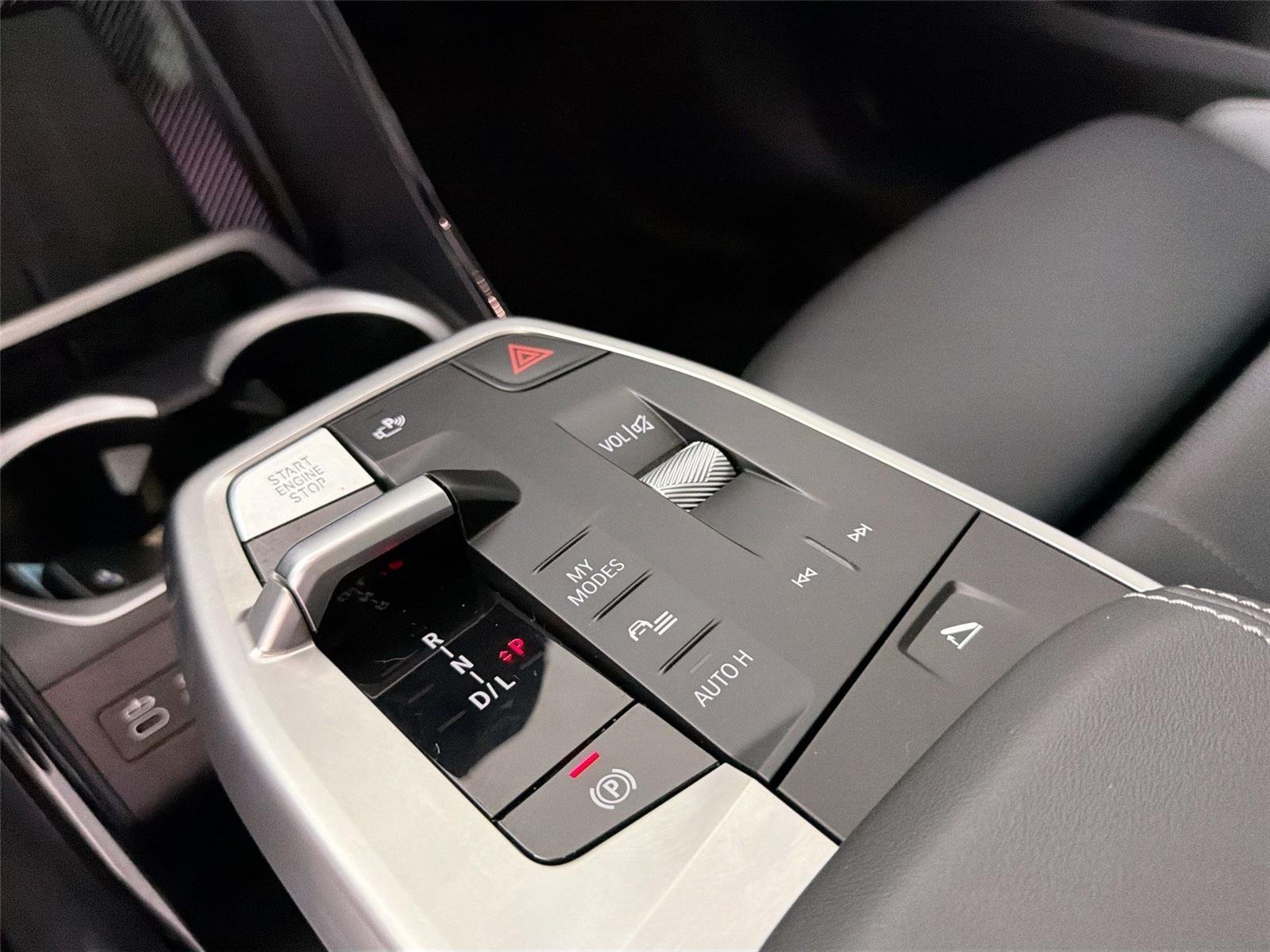 Used 2026 Vegas Red Metallic BMW xDrive28i image 15