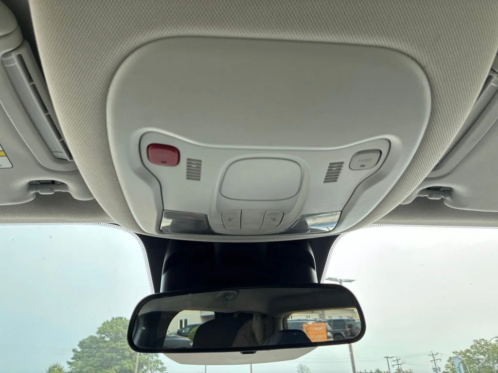 Used 2023 Black Jeep Latitude image 20