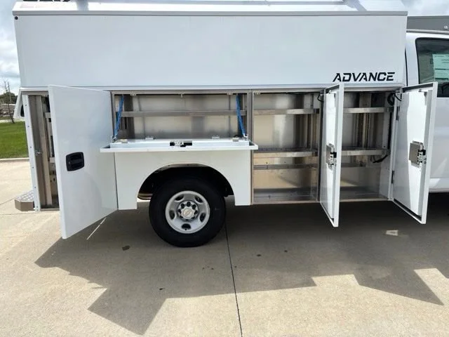 New 2026 Summit White Chevrolet 1WT image 16