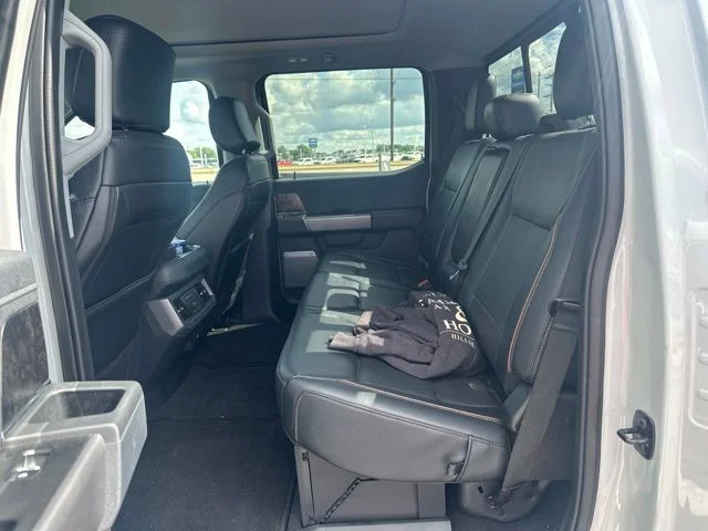 Used 2025 Avalanche Ford Lariat image 7