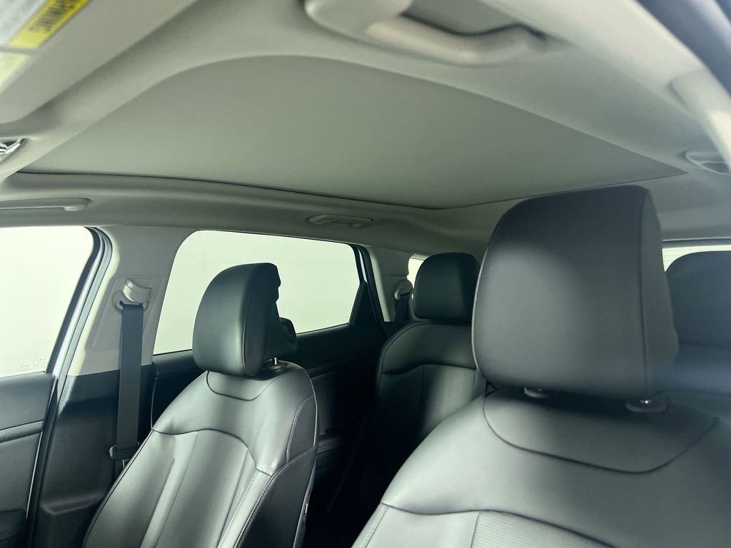 New 2026 Glacial White Pearl Kia EX image 21