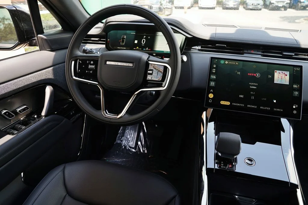 New 2026 Carpathian Grey Land Rover SE image 15