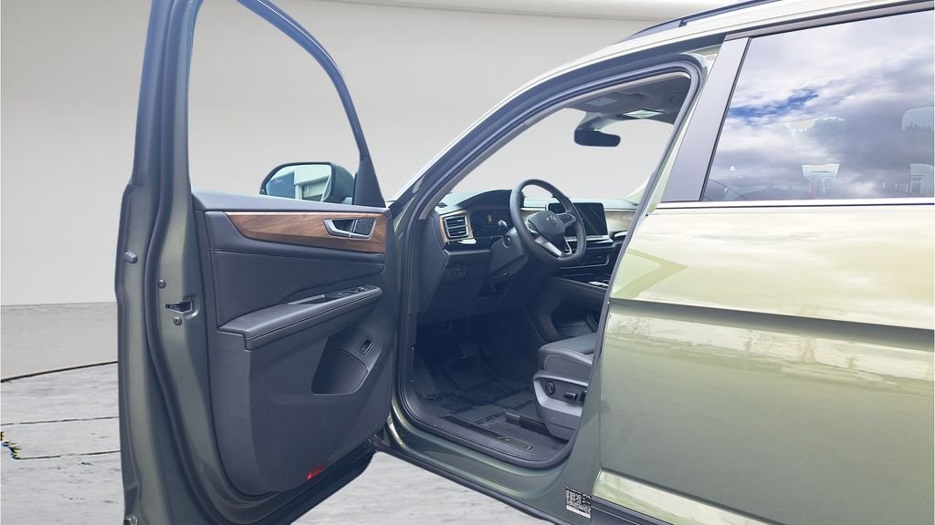 New 2026 Green Volkswagen 2.0T SE w/Technology image 10