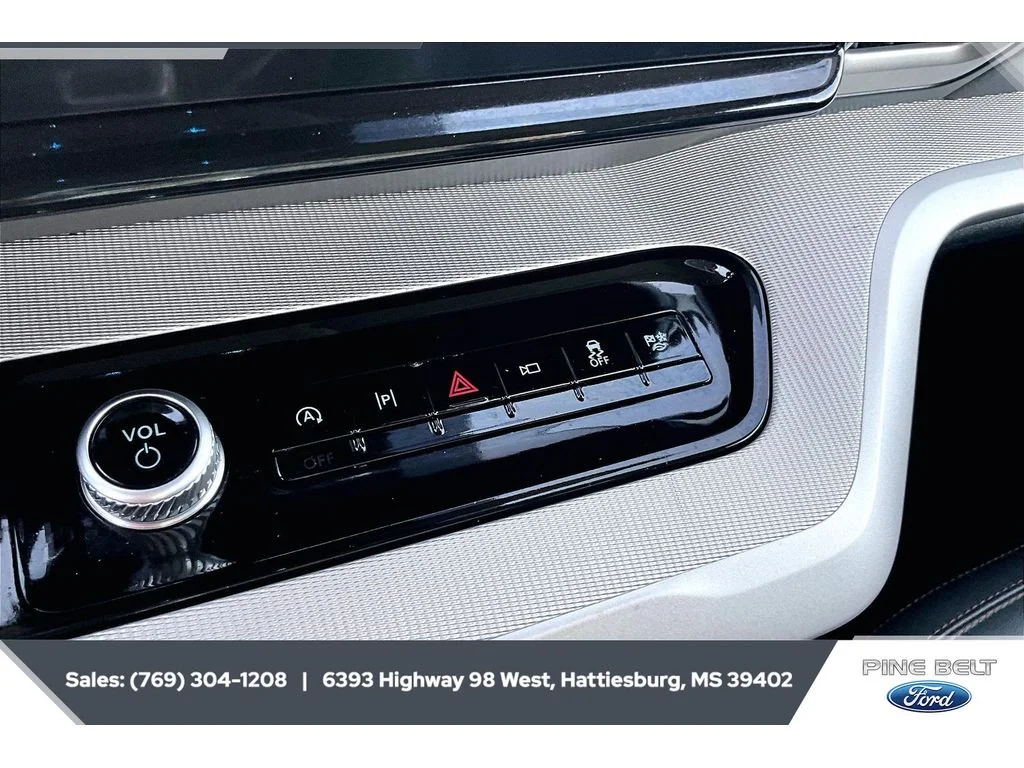 Used 2025 Stone Blue Metallic Ford Active image 23