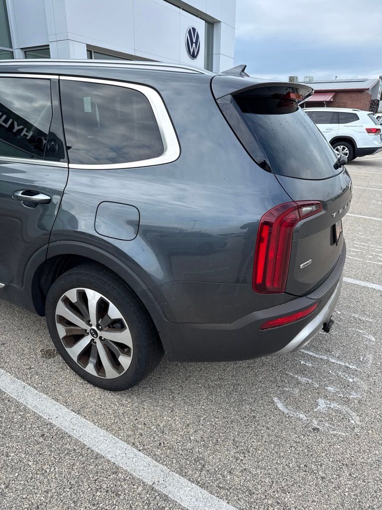 Used 2020 Gray Kia S image 2