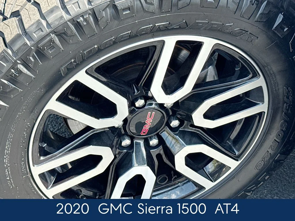 Used 2020 White GMC AT4 image 13