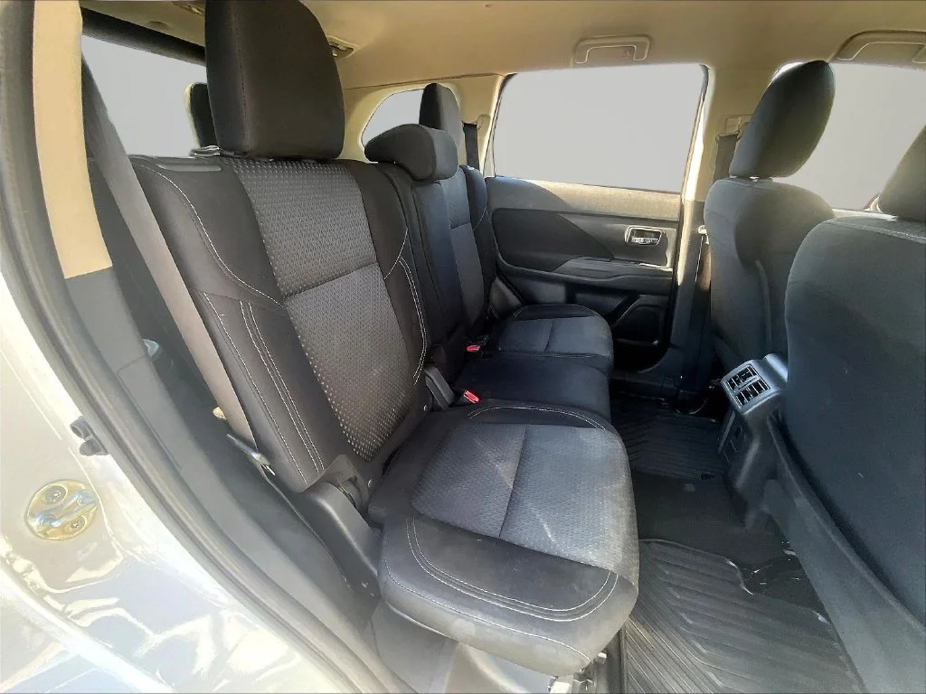 Used 2020 White Mitsubishi ES image 26