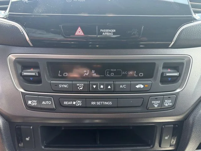 Used 2020  Honda EX-L image 18