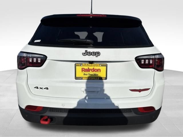 New 2026 Bright White Clear-Coat Exterior Paint Jeep Trailhawk image 6