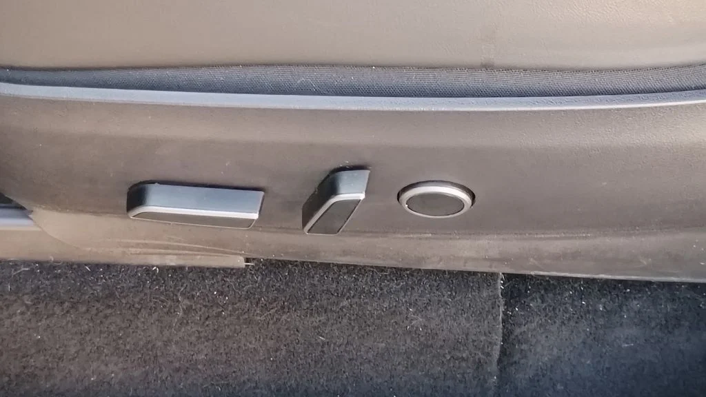 Used 2023 White Tesla Long Range image 17