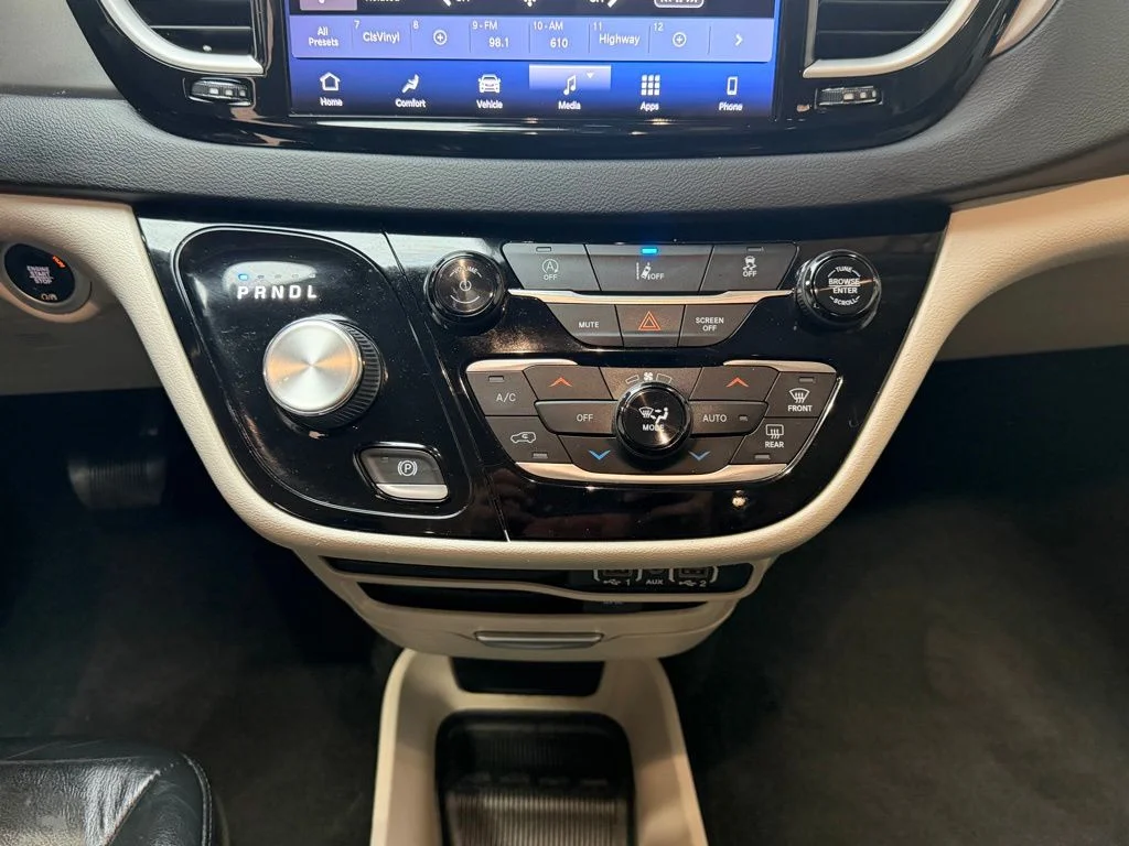 Used 2022 White Chrysler Touring L image 15
