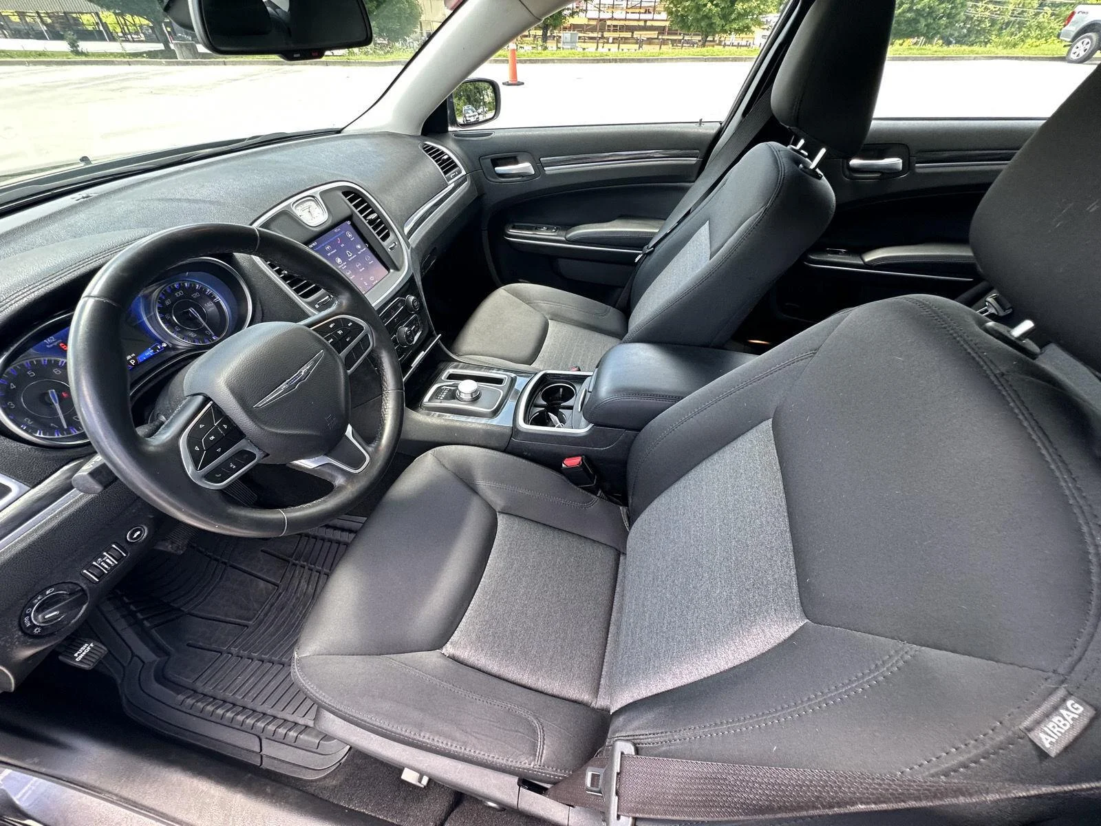 Used 2020 Granite Crystal Metallic Clearcoat Chrysler Touring image 10