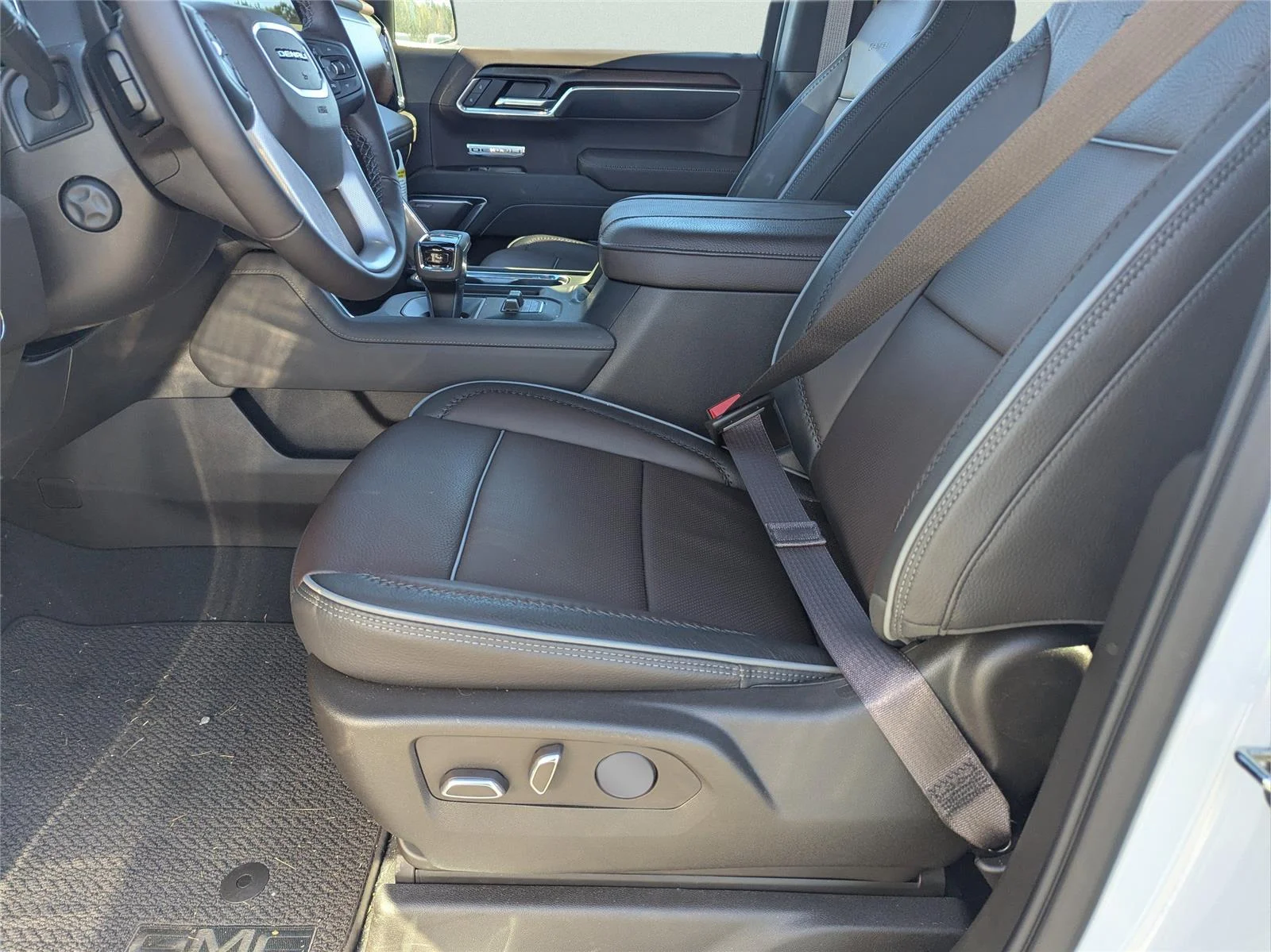 New 2026 Glacier White Tricoat GMC Denali image 14