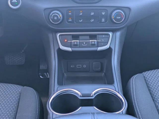 Used 2024 White GMC SLE image 19