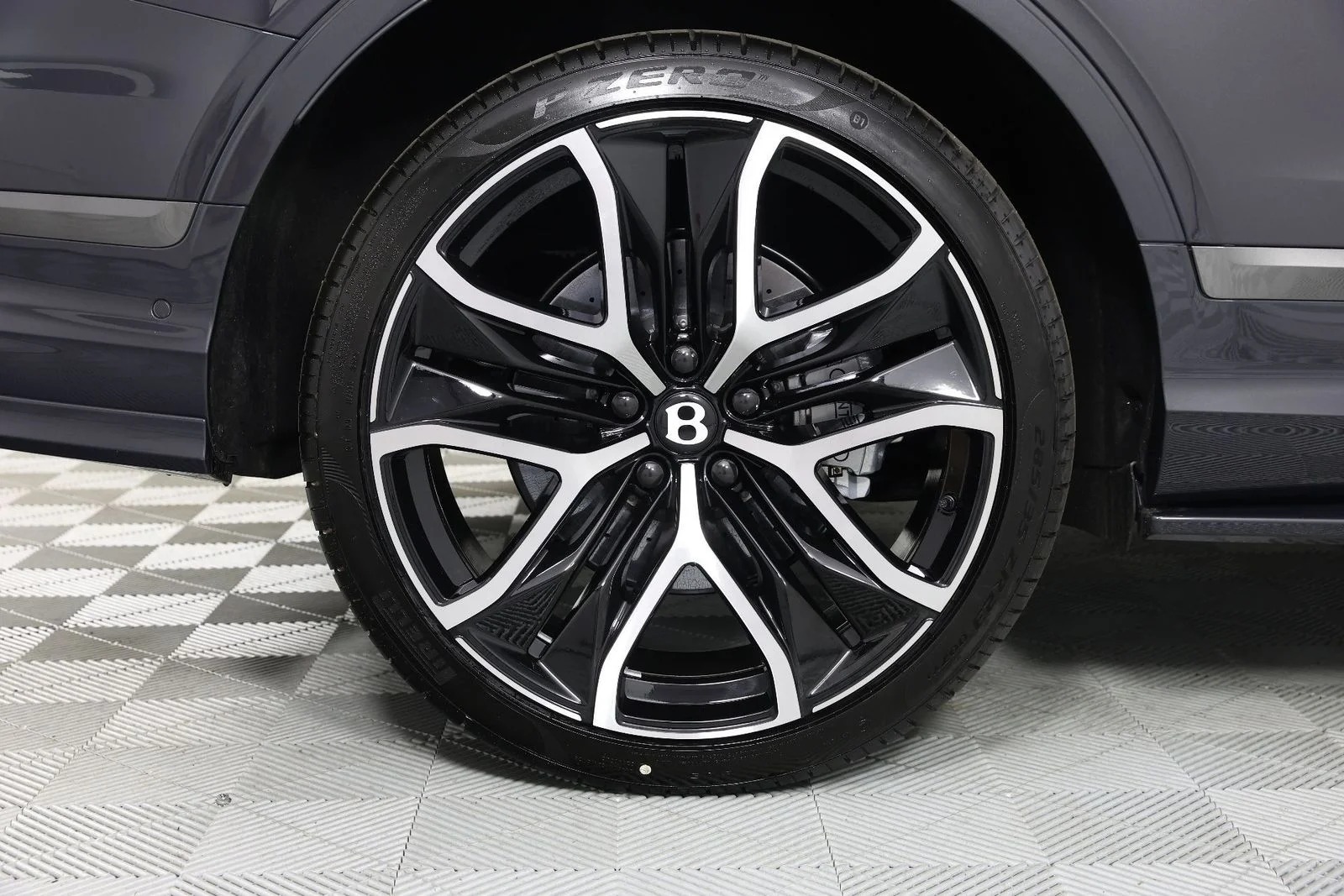 2026 Bentley Bentayga Speed - Photo 18