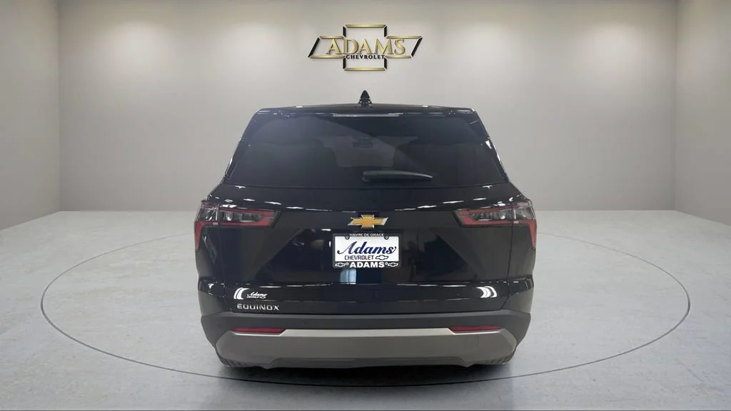 New 2027 Mosaic Black Metallic Chevrolet LT image 4