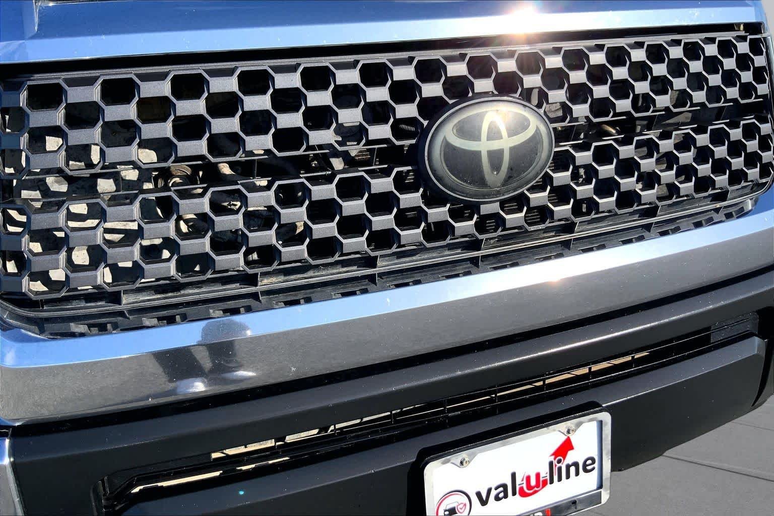 Used 2018 Quicksand Toyota SR5 image 28