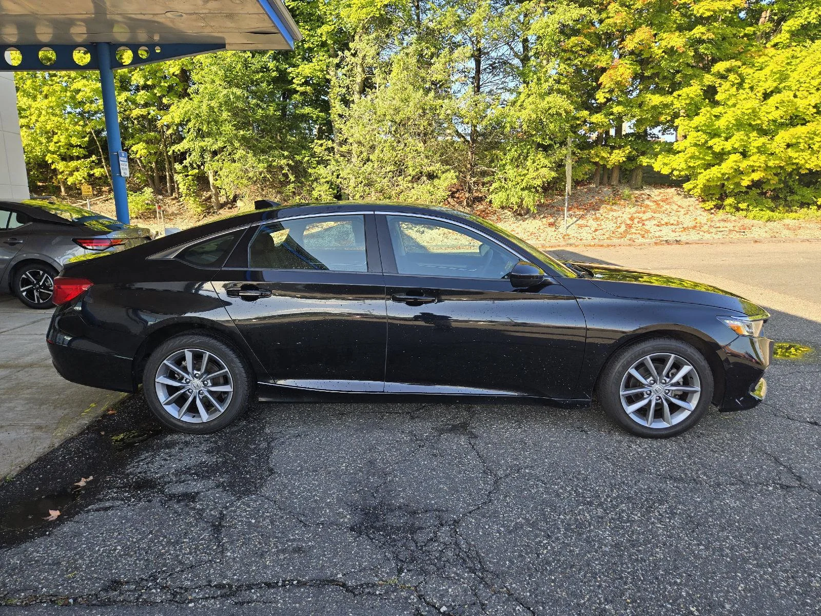 Used 2021 Crystal Black Pearl Honda LX image 4
