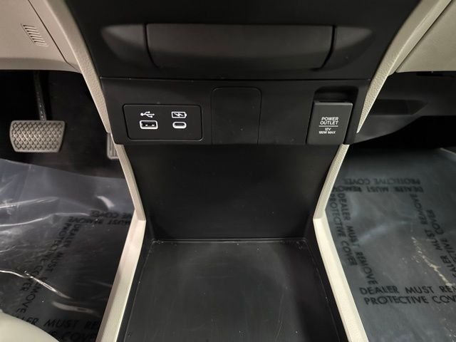 Used 2026 Solar Silver Metallic Honda EX-L image 44