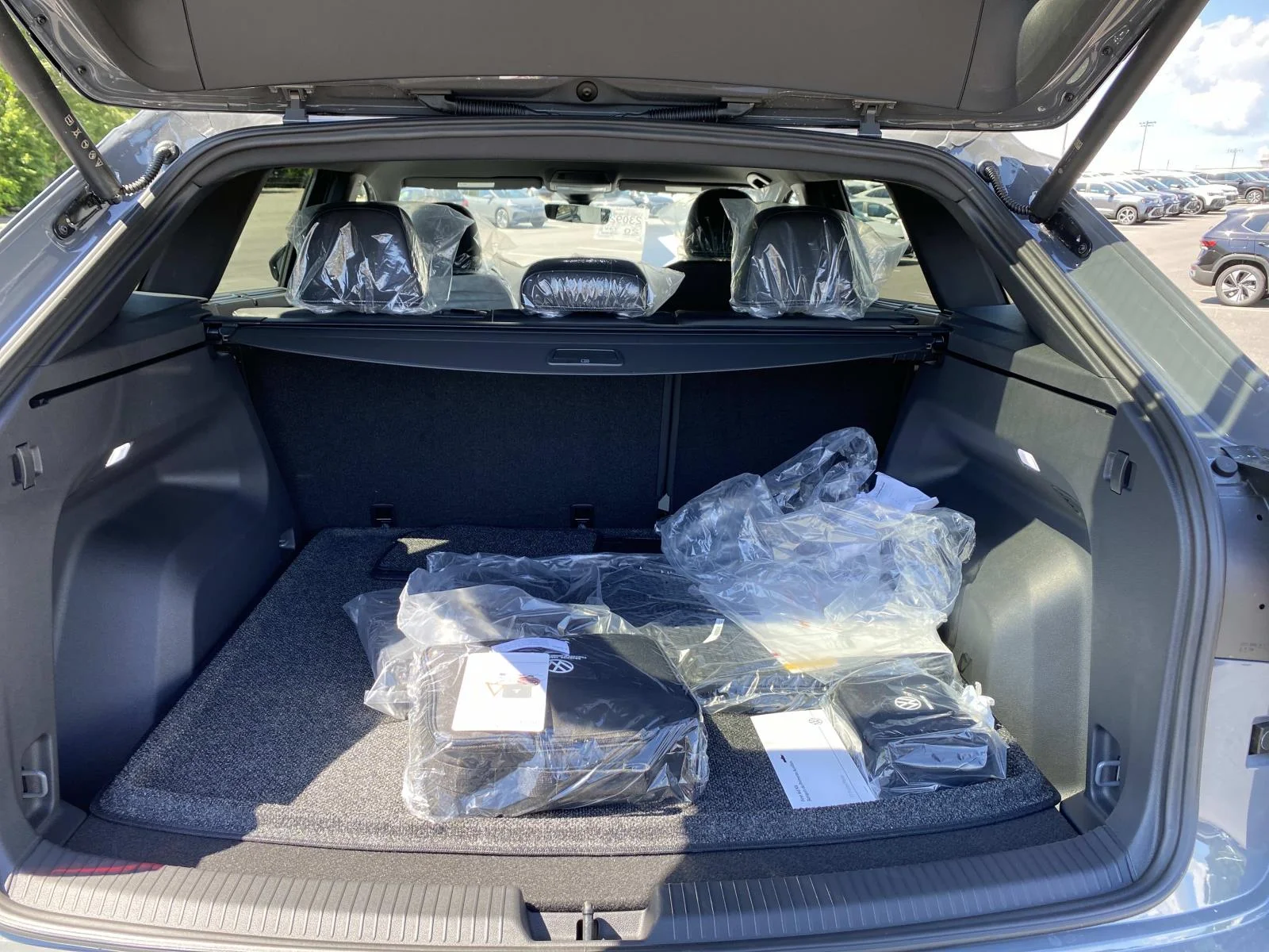 New 2026 Pure Gray Volkswagen 2.0T SE w/Technology 4MOTION image 5