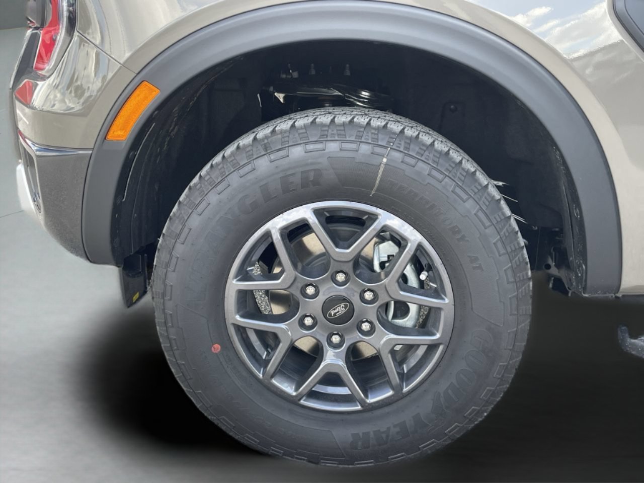 New 2026 Marsh Gray Ford XLT image 30