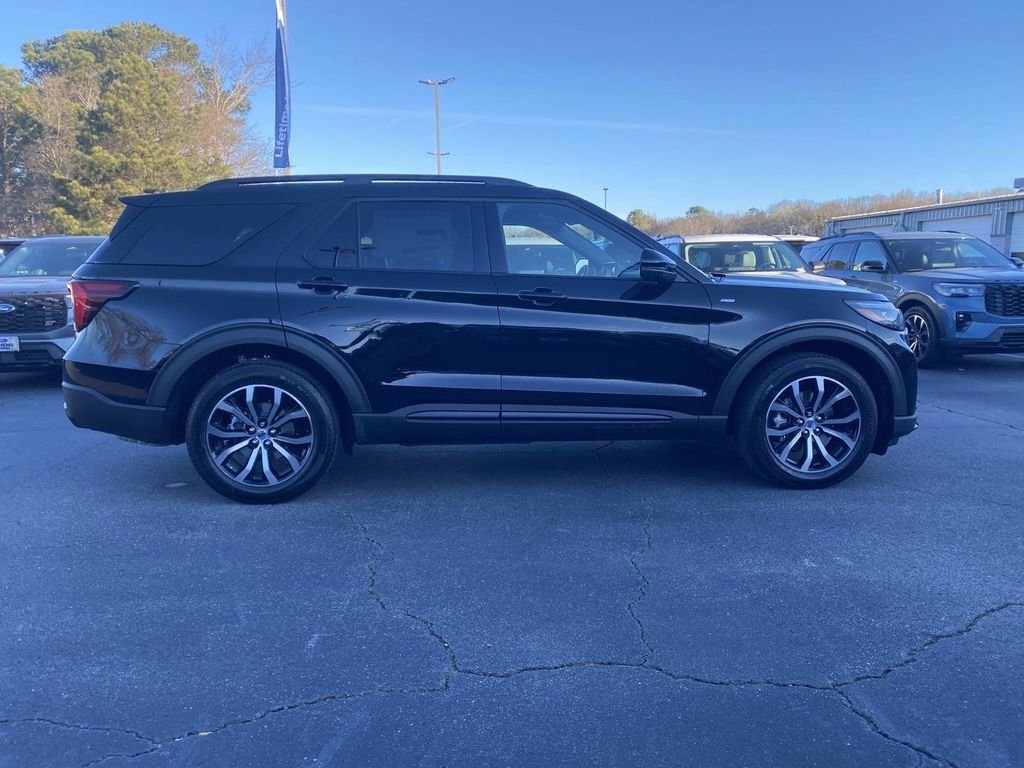 New 2026 Agate Black Metallic Ford ST-Line image 2