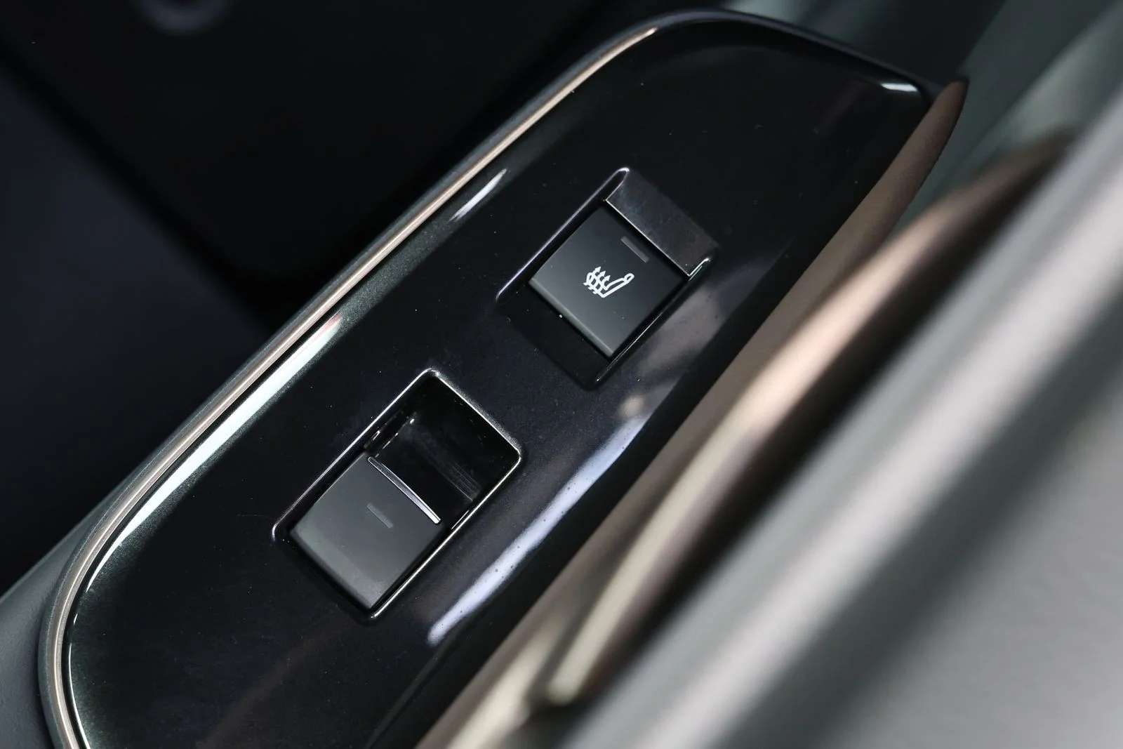 Used 2024  Toyota Limited image 35