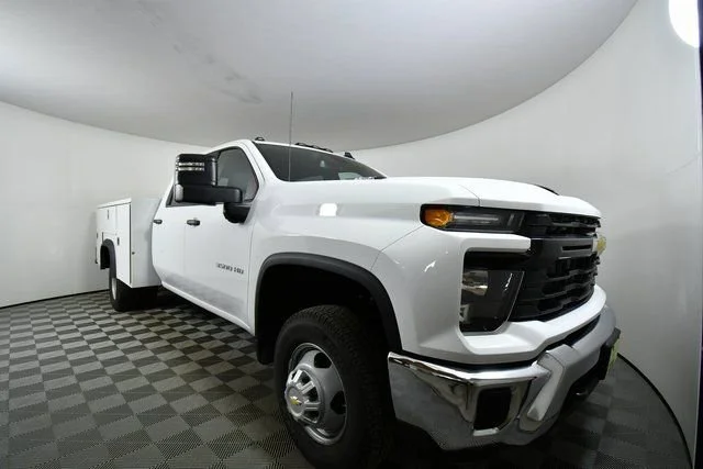 New 2026 Summit White Chevrolet Work Truck image 8