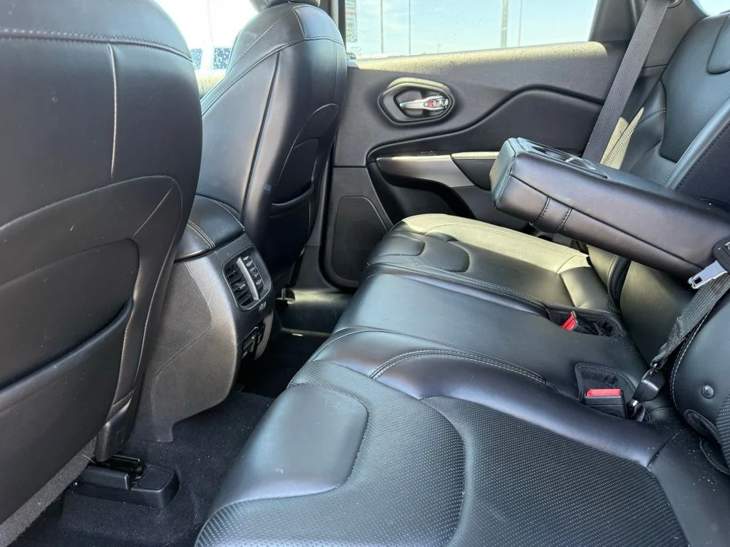 Used 2019 White Jeep Limited image 16